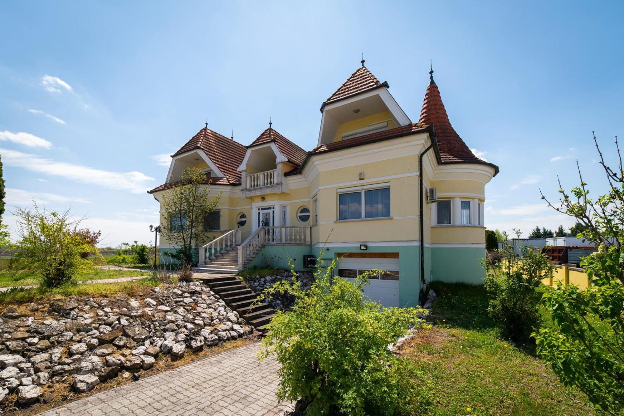 Elite Boutique Villa Oerkeny Orkeny Exterior photo